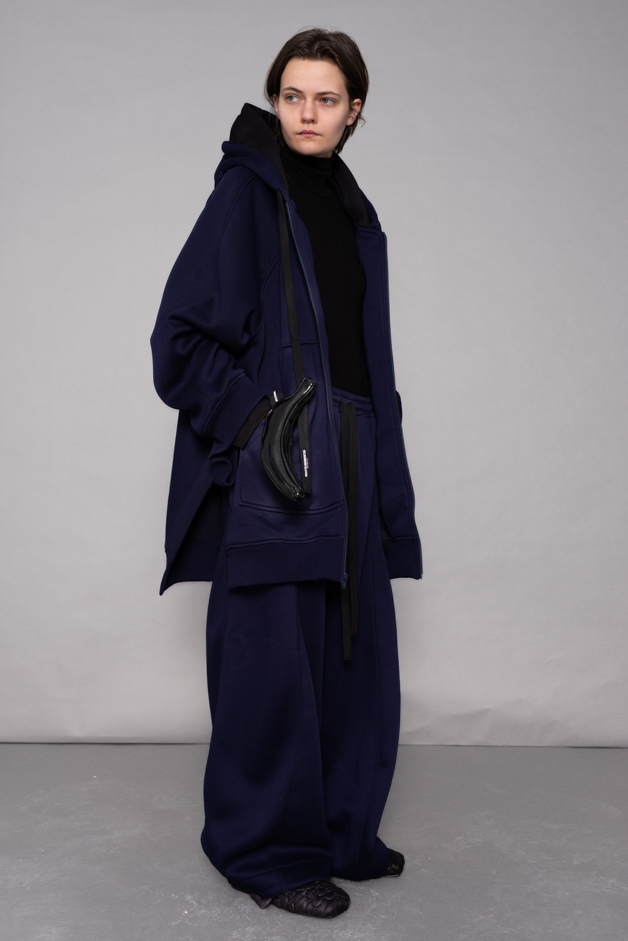 NAVY ROUND-LEG LOUNGEPANTS