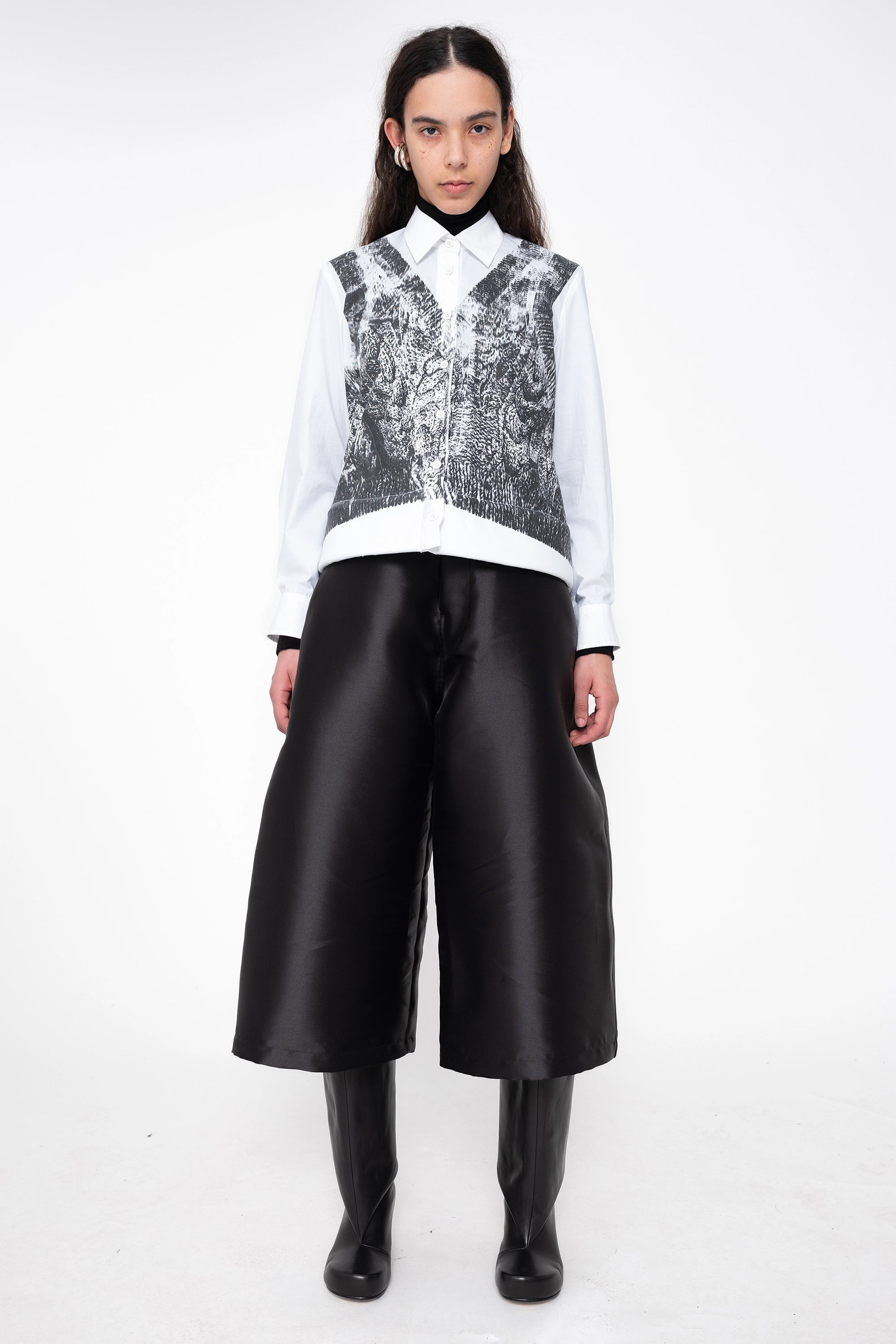 KNIT VEST PRINT FOAM BOTTOM SHIRT