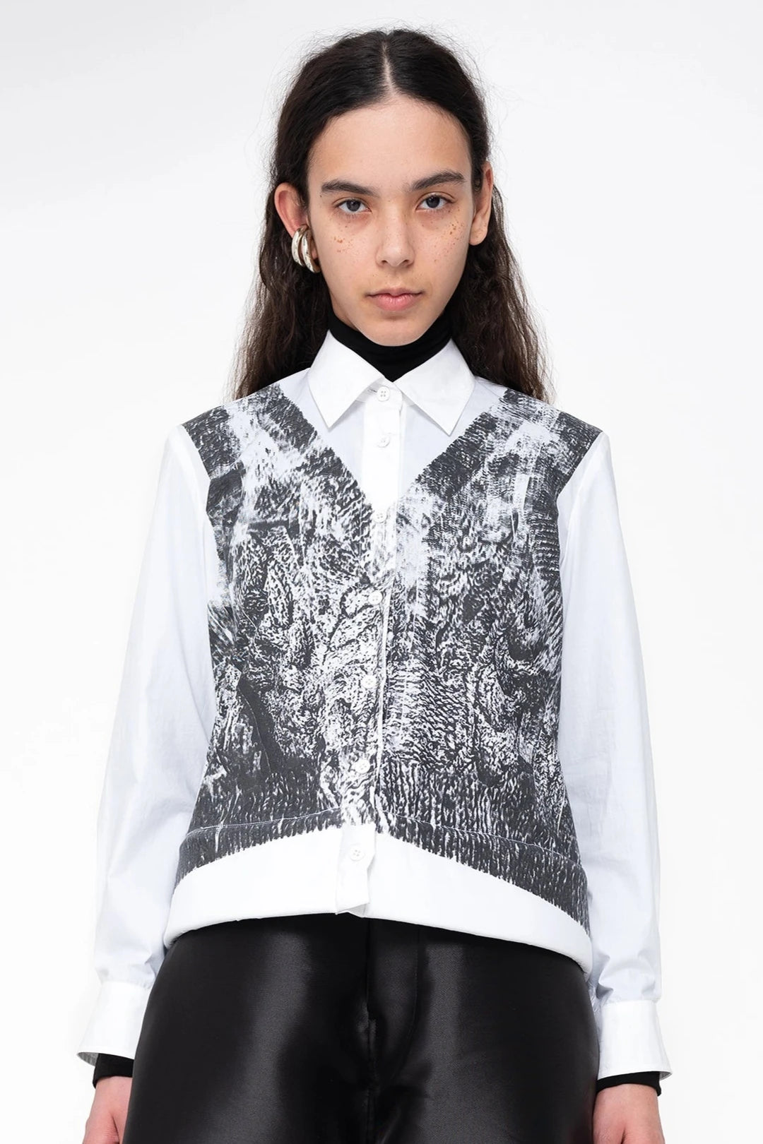 KNIT VEST PRINT FOAM BOTTOM SHIRT