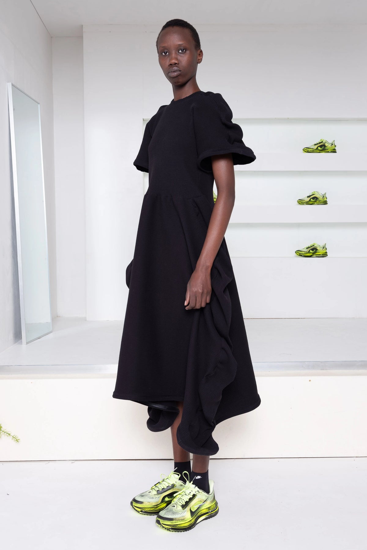 BLACK WAVY RIB DRESS
