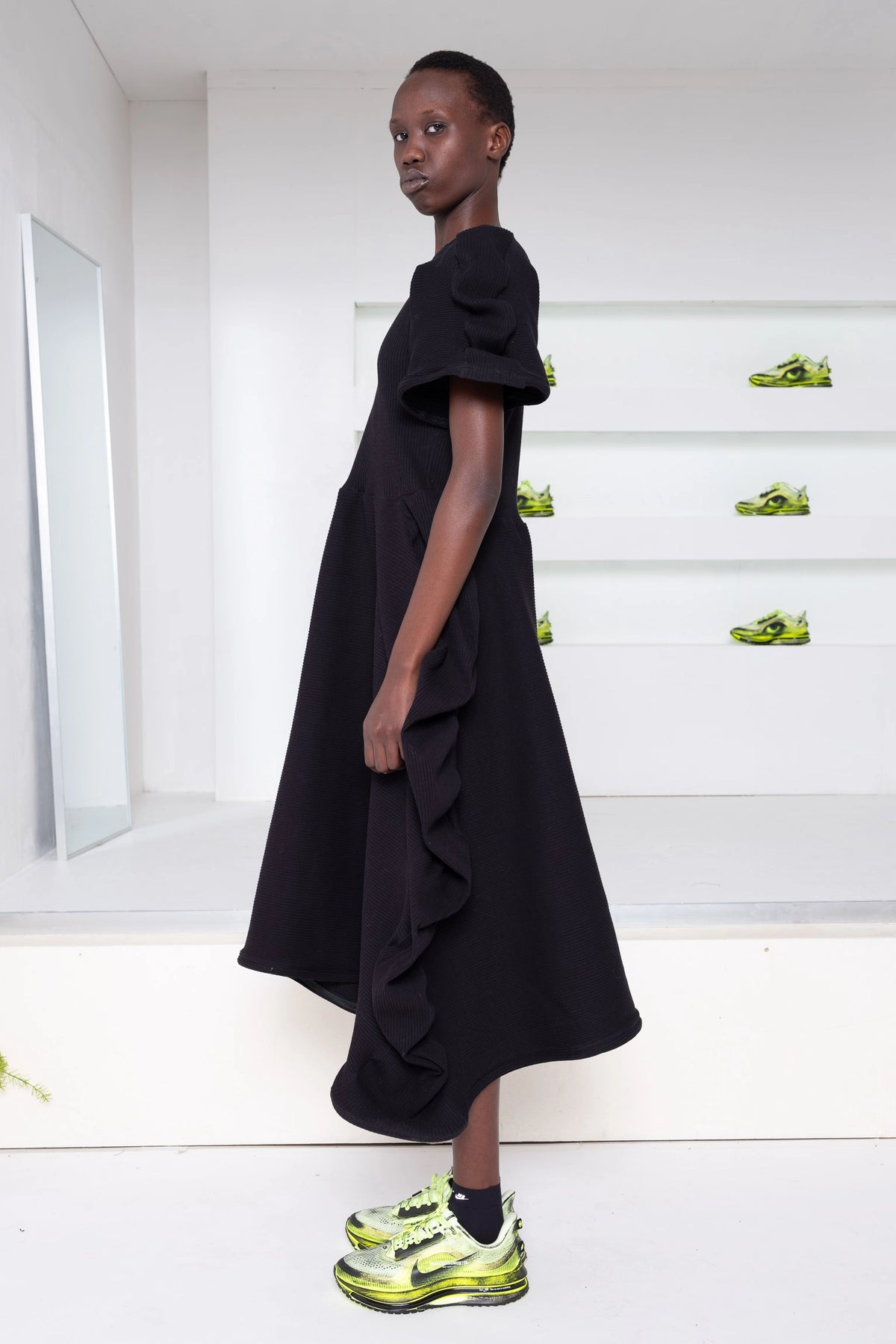 BLACK WAVY RIB DRESS