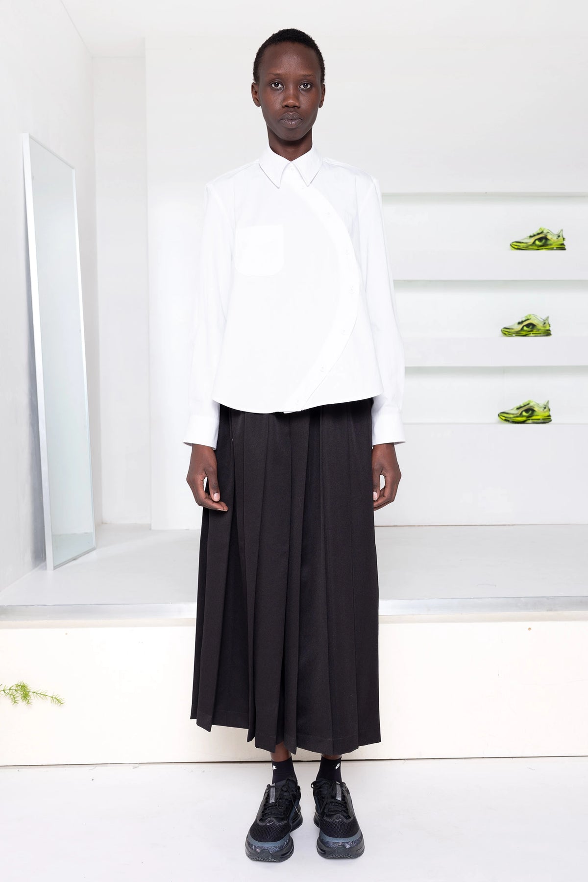 BLACK WIDE-PLEAT CULOTTE