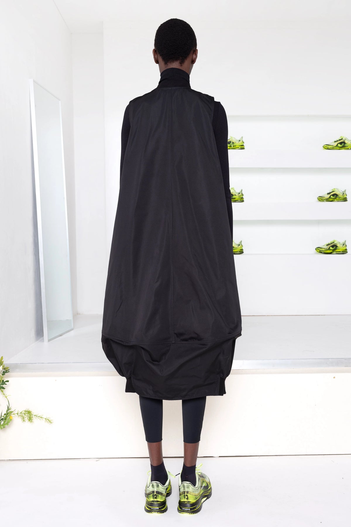 BLACK FRONT POCKET DRESS