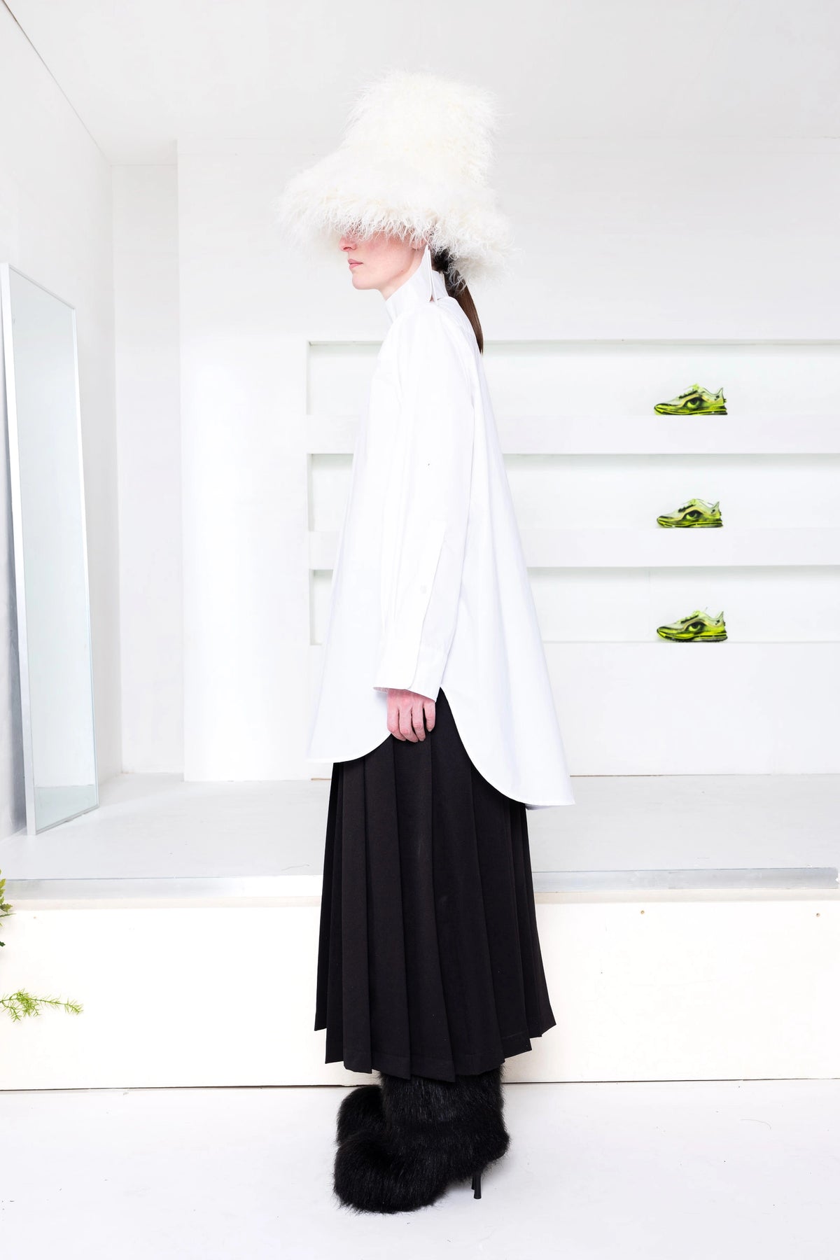 WHITE FLUFFY HAT