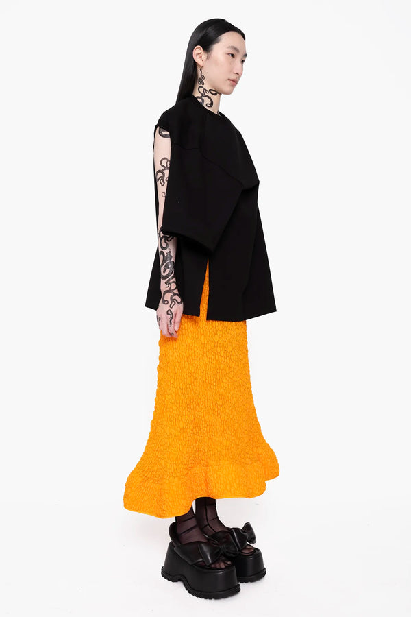 MELITTA-BAUMEISTER-Twisted-Tee-Black-EVEN-MORE-SLIGHT-RIGHT-SIDE-VIEW