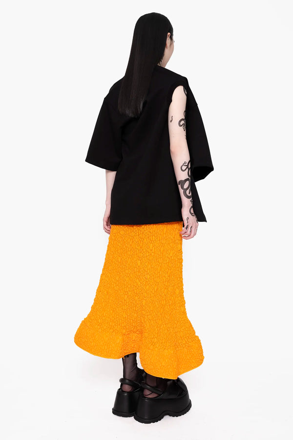 MELITTA-BAUMEISTER-Twisted-Tee-Black-SLIGHT-RIGHT-SIDE-BACK-VIEW