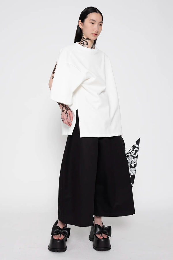 MELITTA-BAUMEISTER-Twisted-Tee-White-SLIGHT-RIGHT-SIDE-VIEW