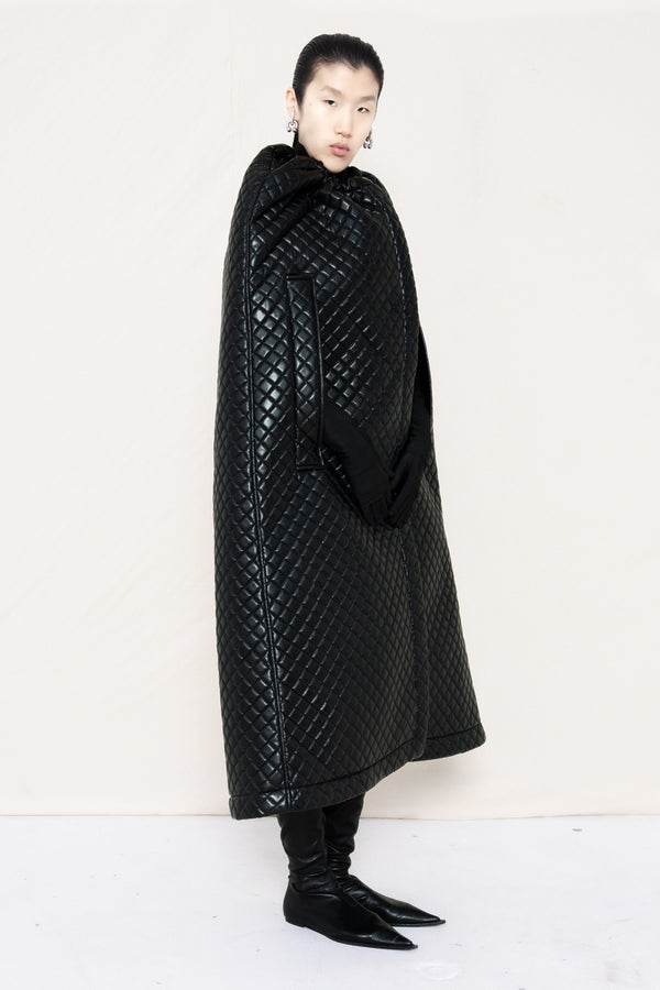 BLACK QUILTED CAPE