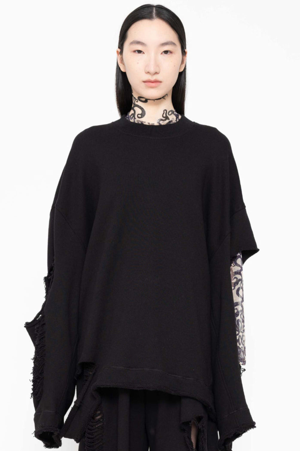 MELITTA-BAUMEISTER-Crewneck-Sweater-Black-Upper-Body-Front-View-Black-Long-Hair-Female-Model